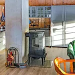 3 Bedroom Lovely In * Тюнсет